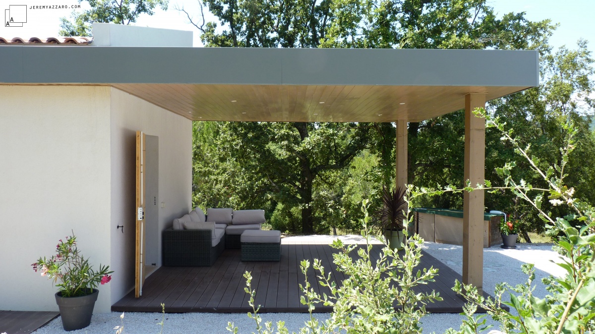 Cration dune dpendance estivale  pavillon des pins  : pergola-moderne-piscine-salon-ete-azzaro-jeremy-azrchitecte-min