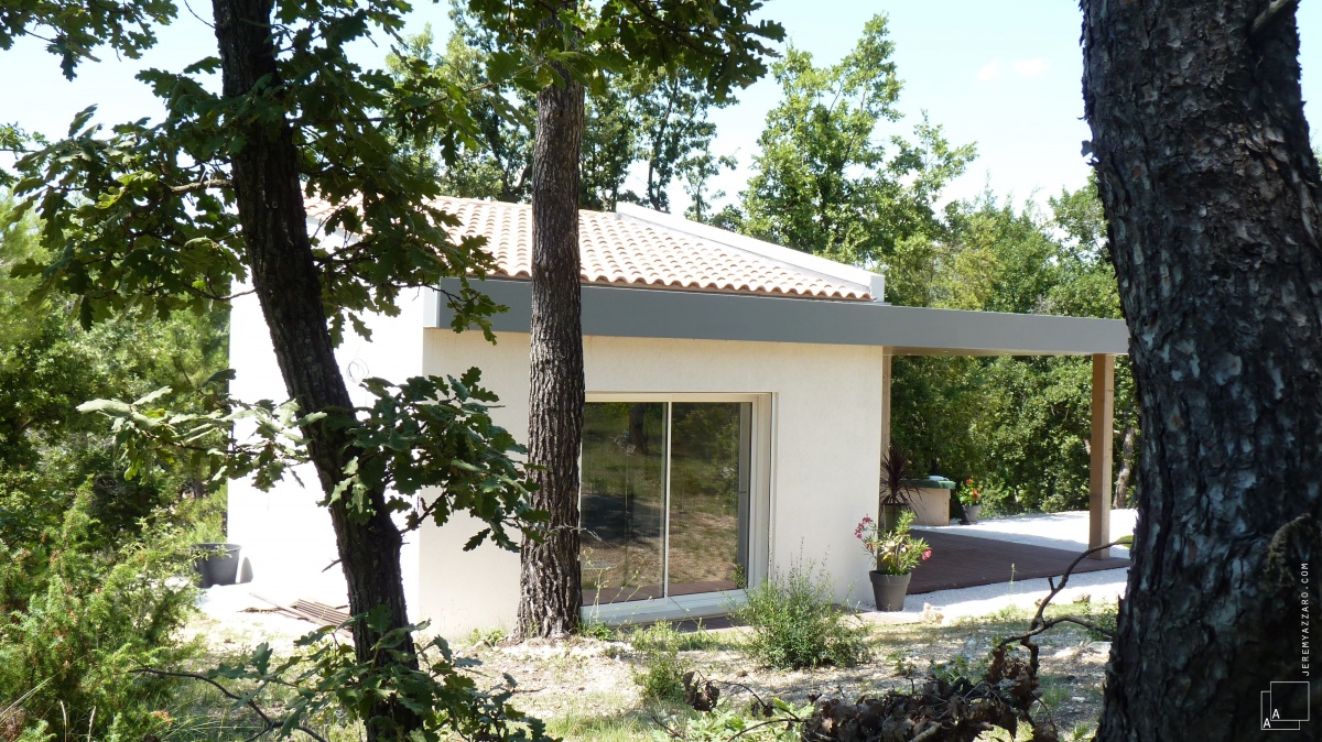 Cration dune dpendance estivale  pavillon des pins  : cabanon-contemporaine-provence-pavillon-architecte-azzaro-min