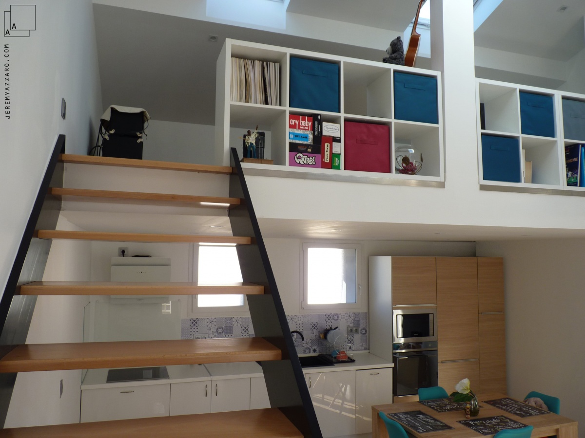 Cration dun triplex en maison de ville  de bas en haut  : renovation-creation-plancher-duplex-mezzanine-escalier-bois-azzaro-architecte-min