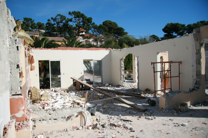 Ramnagement Complet  d'une Villa sur deux niveaux : Dmolition en cours